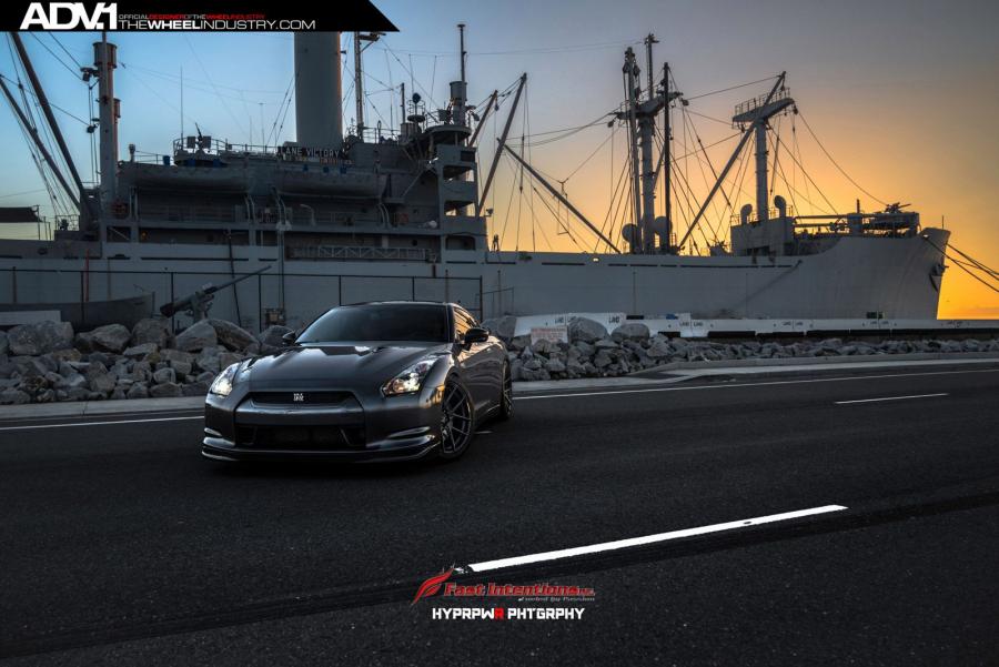  Nissan GT-R on ADV.1 Wheels (ADV50MV1SL) 2015 года  (фото 22 из 36)
